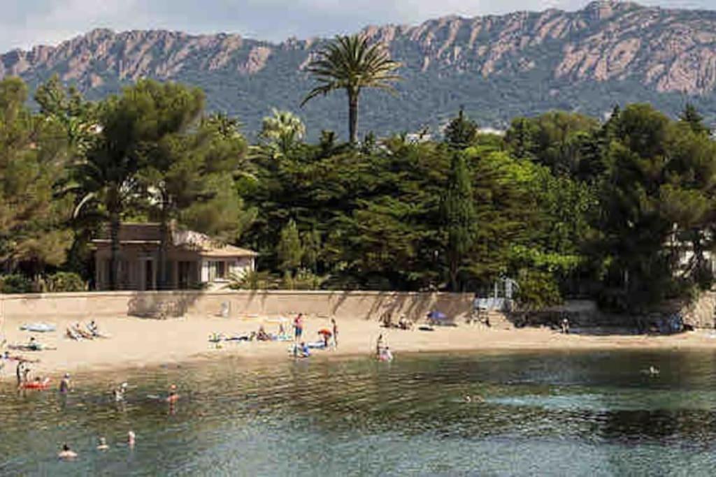 Apartmán Boreal 4 Pax Bord De Mer Saint-Raphaël Exteriér fotografie